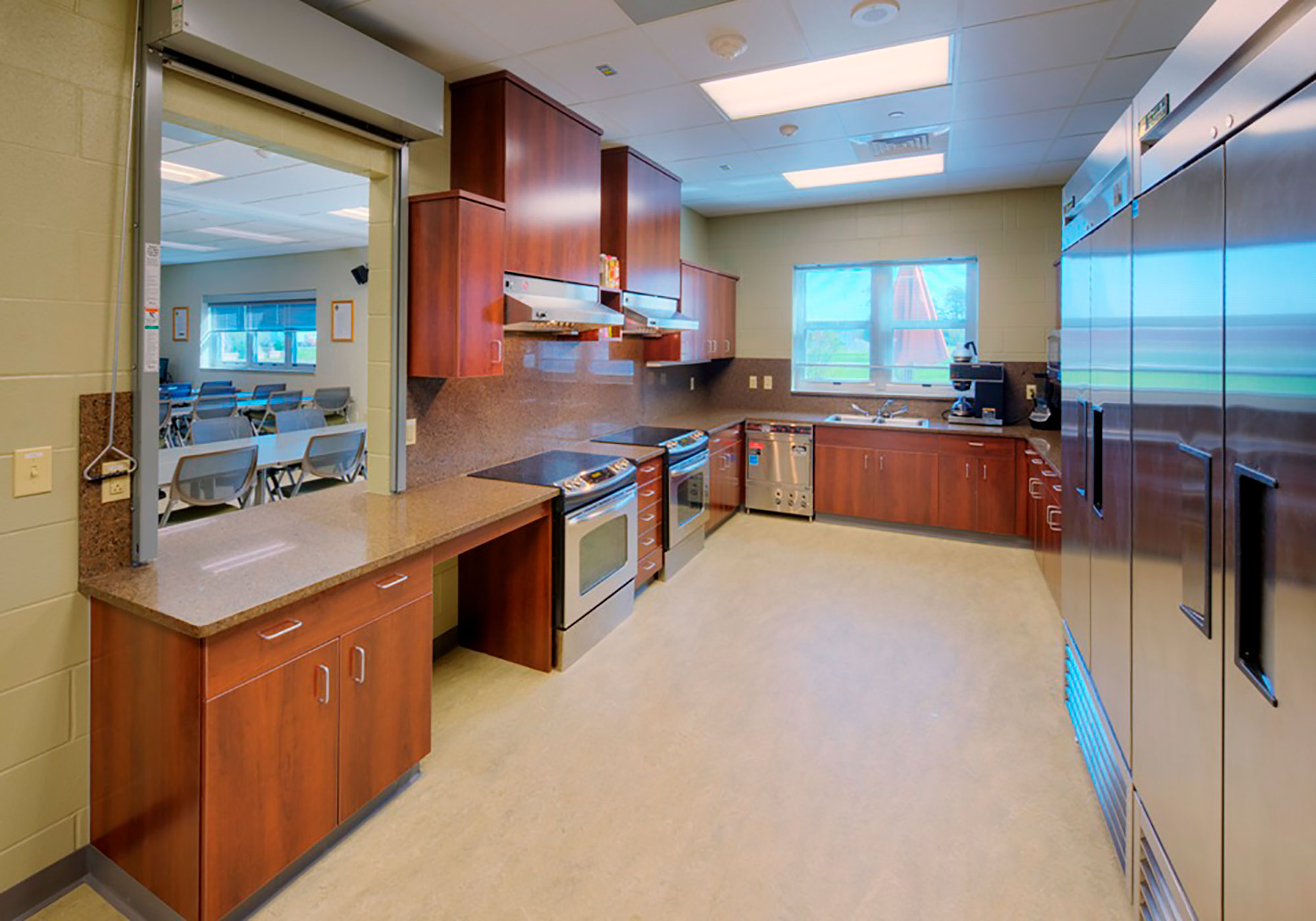 US Navy EMS & Fire Vehicle Facility